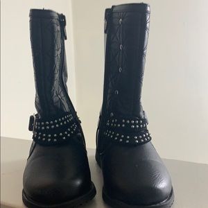 QUILTED STUDDED Boots
